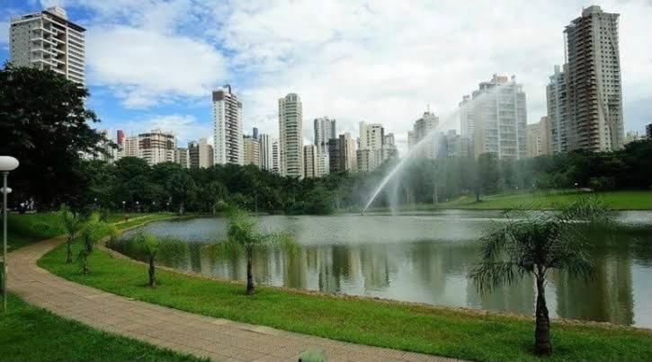 Gyn Temporada! Flat Proximo Ao Parque Vaca Brava! Lägenhet Goiânia Exteriör bild